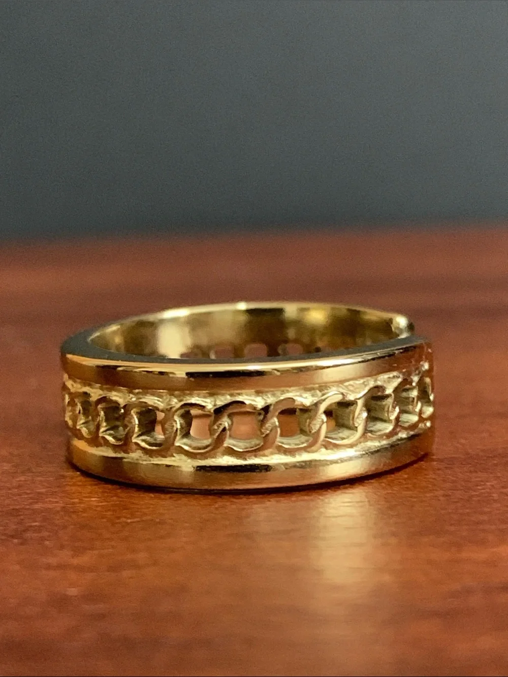 NWT Gold tone cut out ring size 7.75
